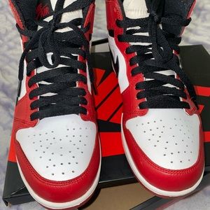 Air Jordan 1 Red & black - Size 5 (Women)